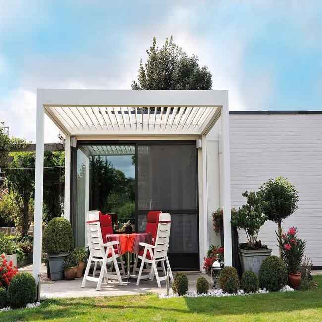 Bioclimatic Pergola in Canada